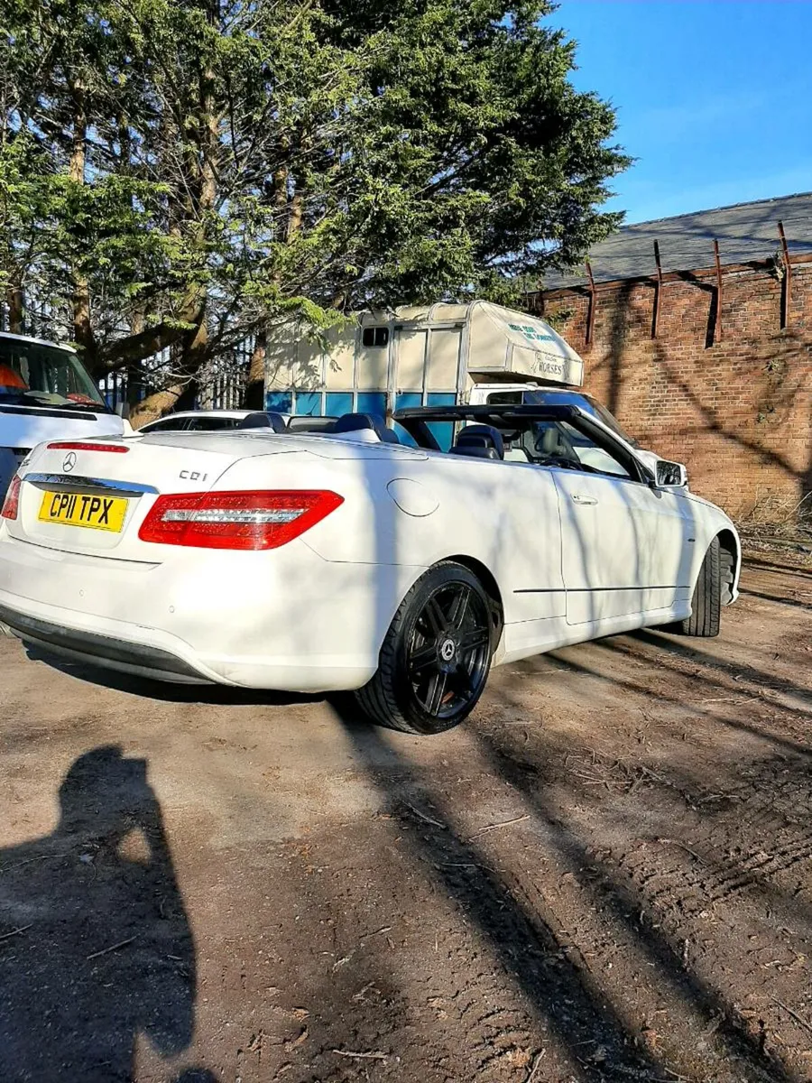 Mercedes e220 convertible - Image 2