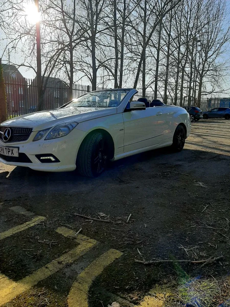 Mercedes e220 convertible - Image 4