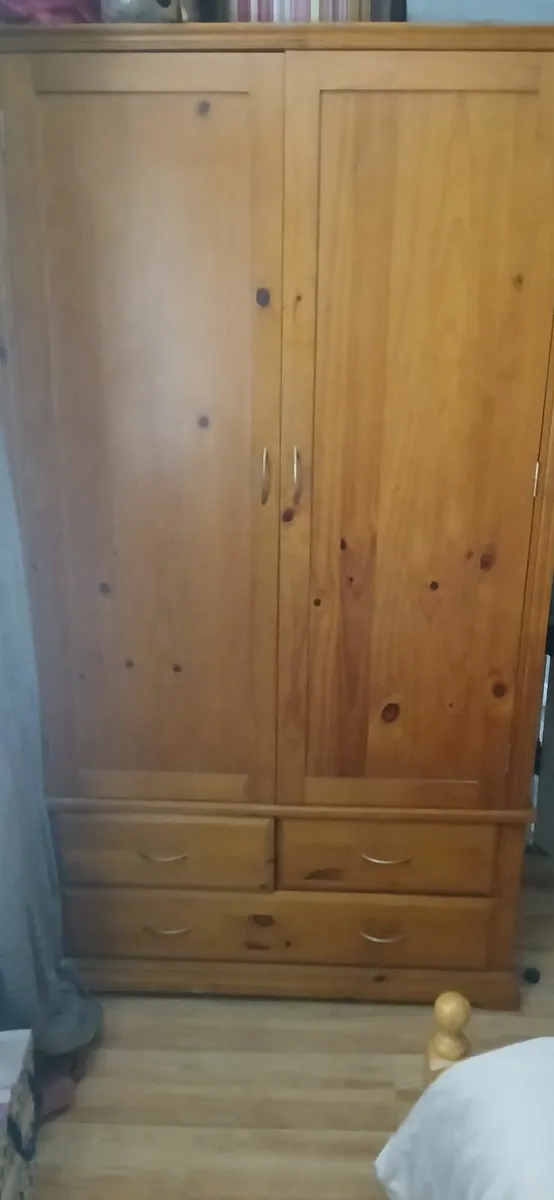 Solid wood bedroom set - Image 1