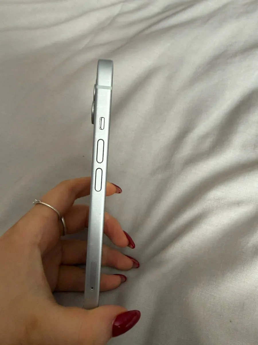 iPhone 15 Mint Condition - Image 4