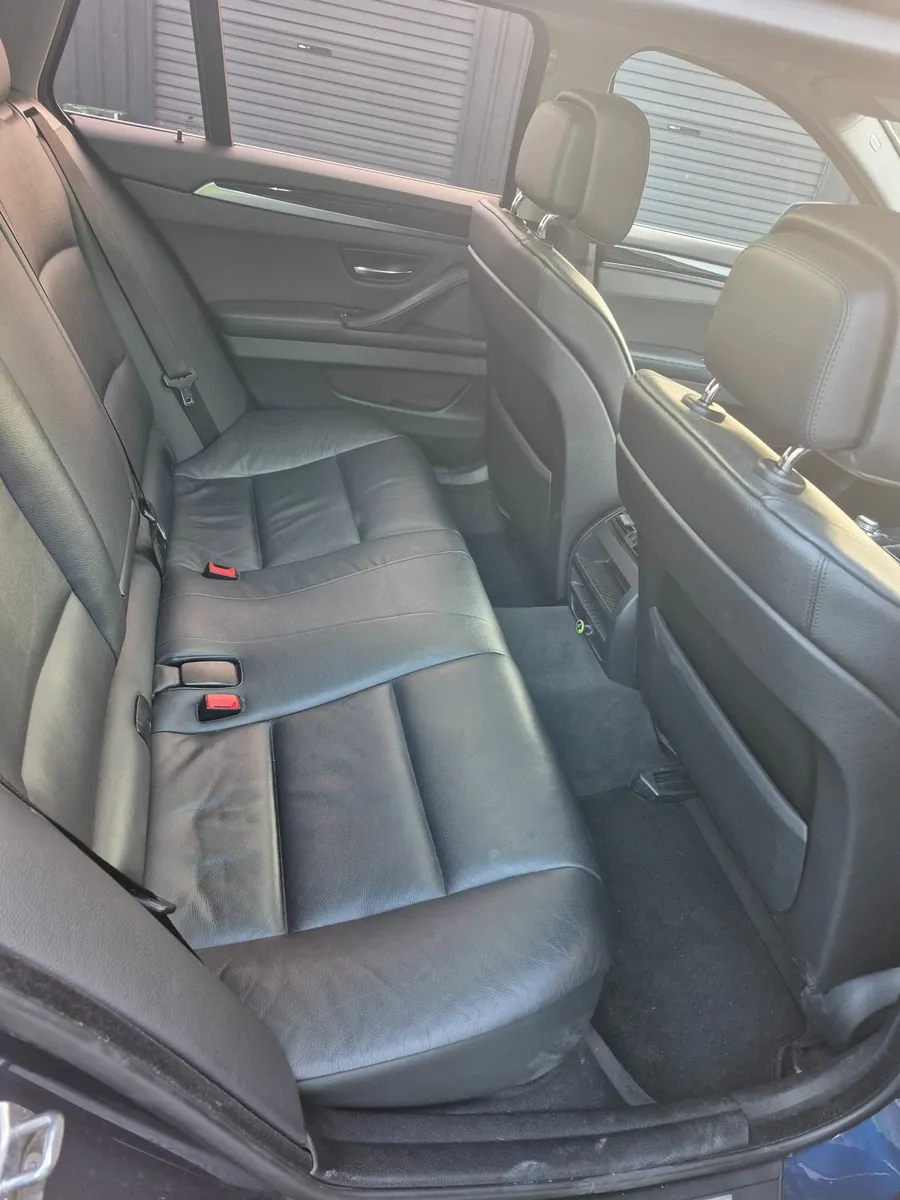 BMW 5-Series 2012 - Image 2