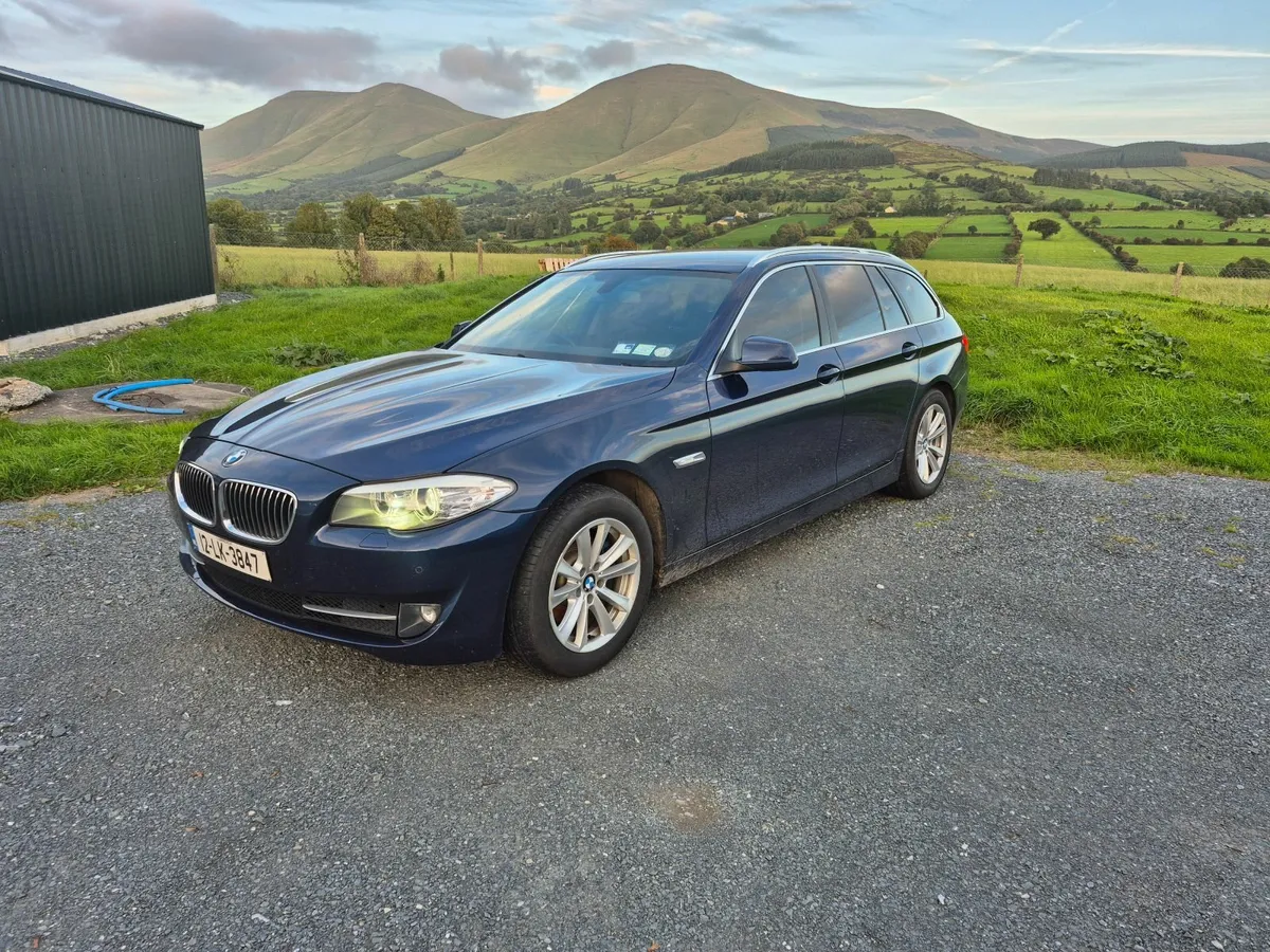BMW 5-Series 2012 - Image 4