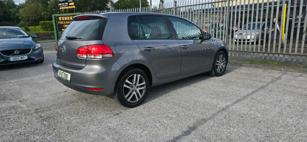 Volkswagen Golf - Image 4