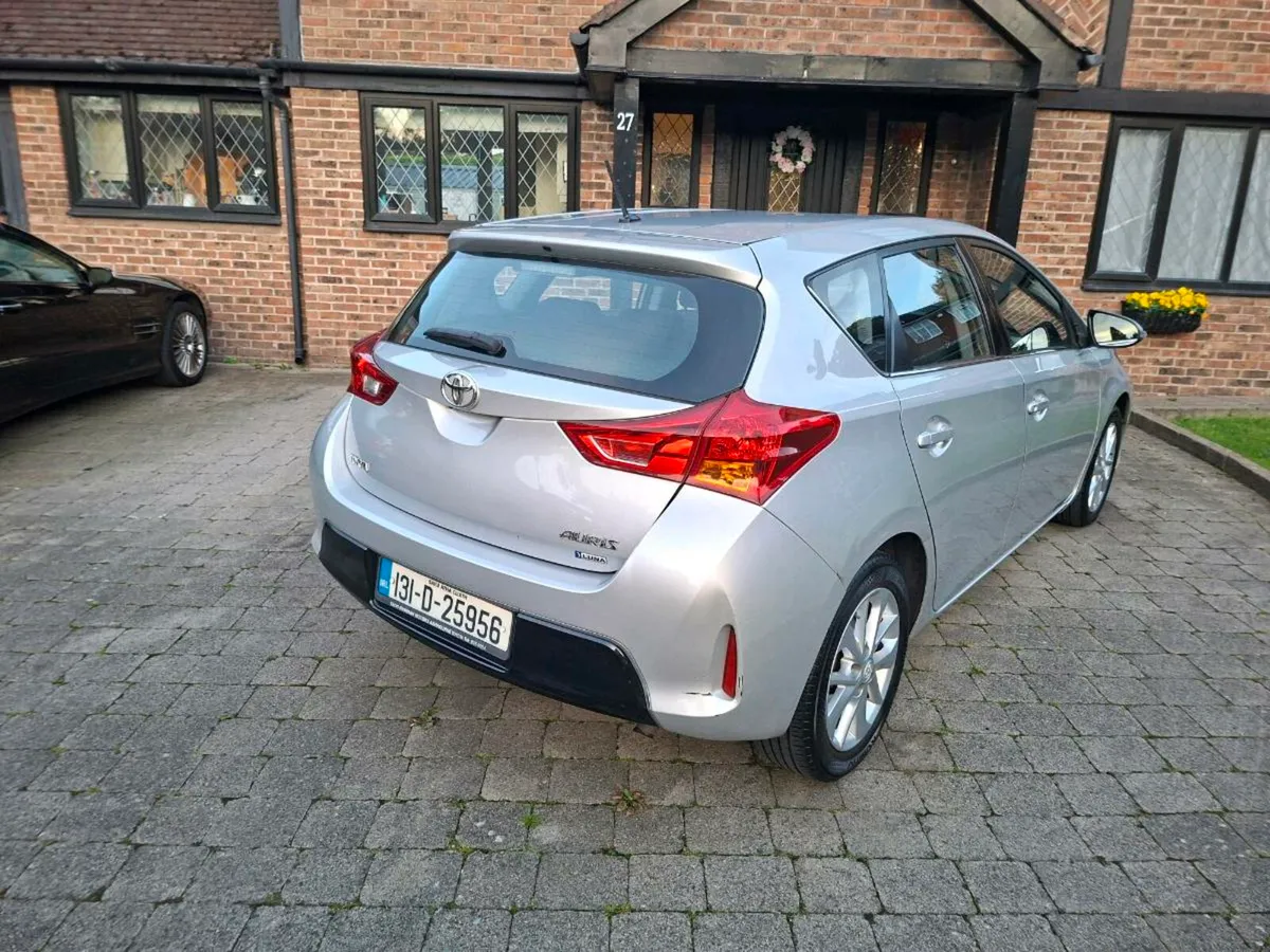 TOYOTA AURIS 1.4 DIESEL 5DR 2013 SUPERB COND - Image 3