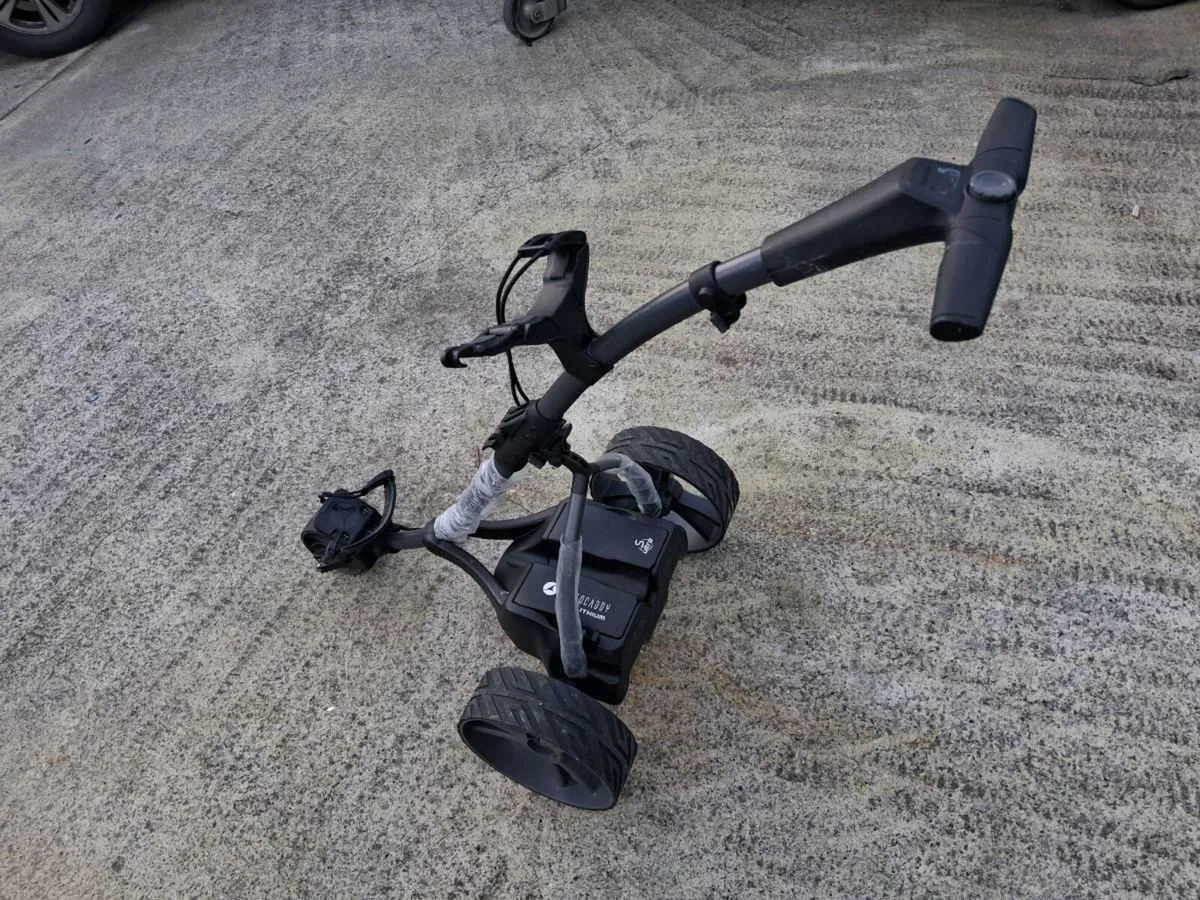 Motocaddy electric trolley with lithium battery - Image 3