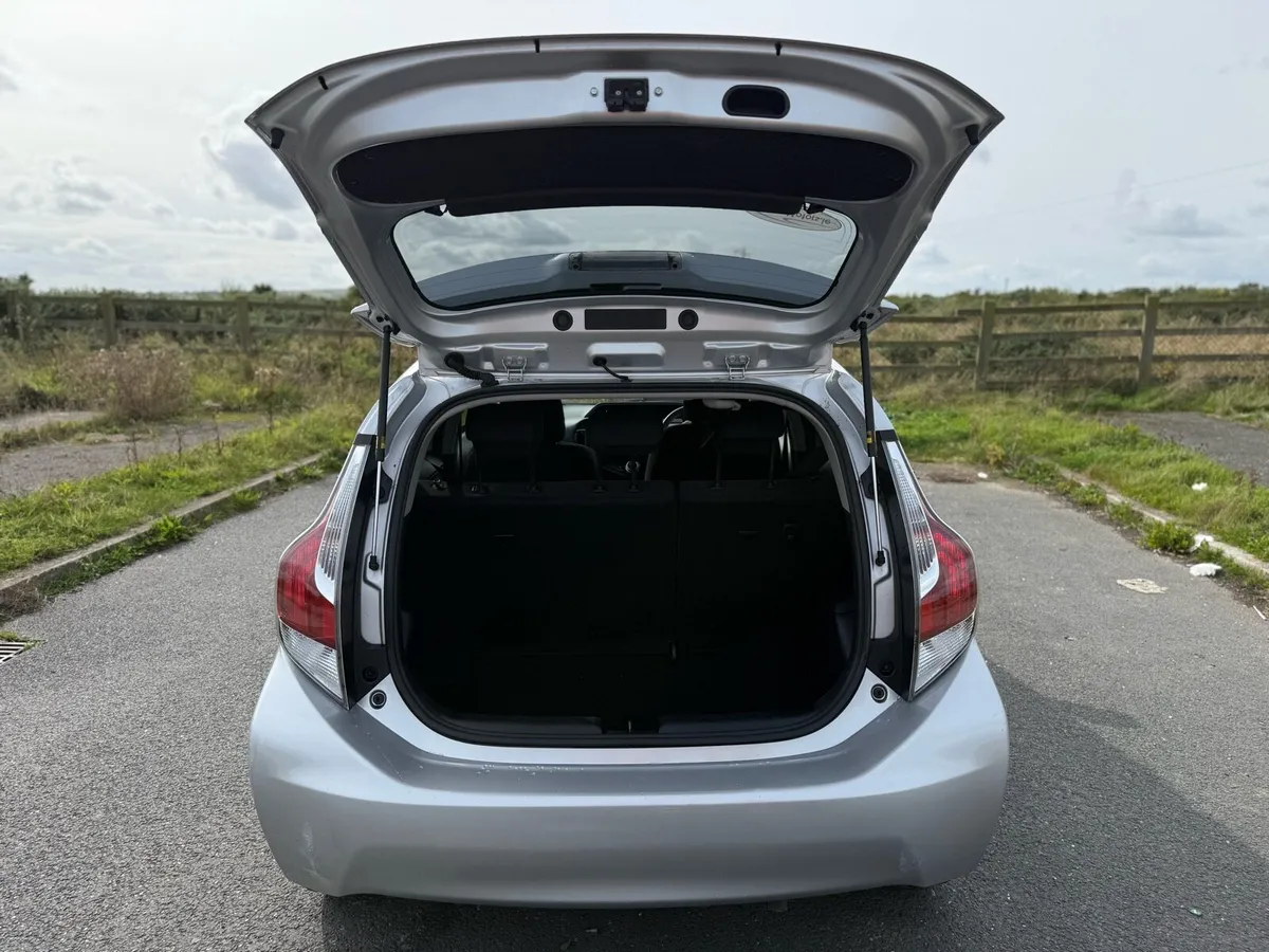 162 Toyota Aqua Hybrid New NCT Low Mileage - Image 3