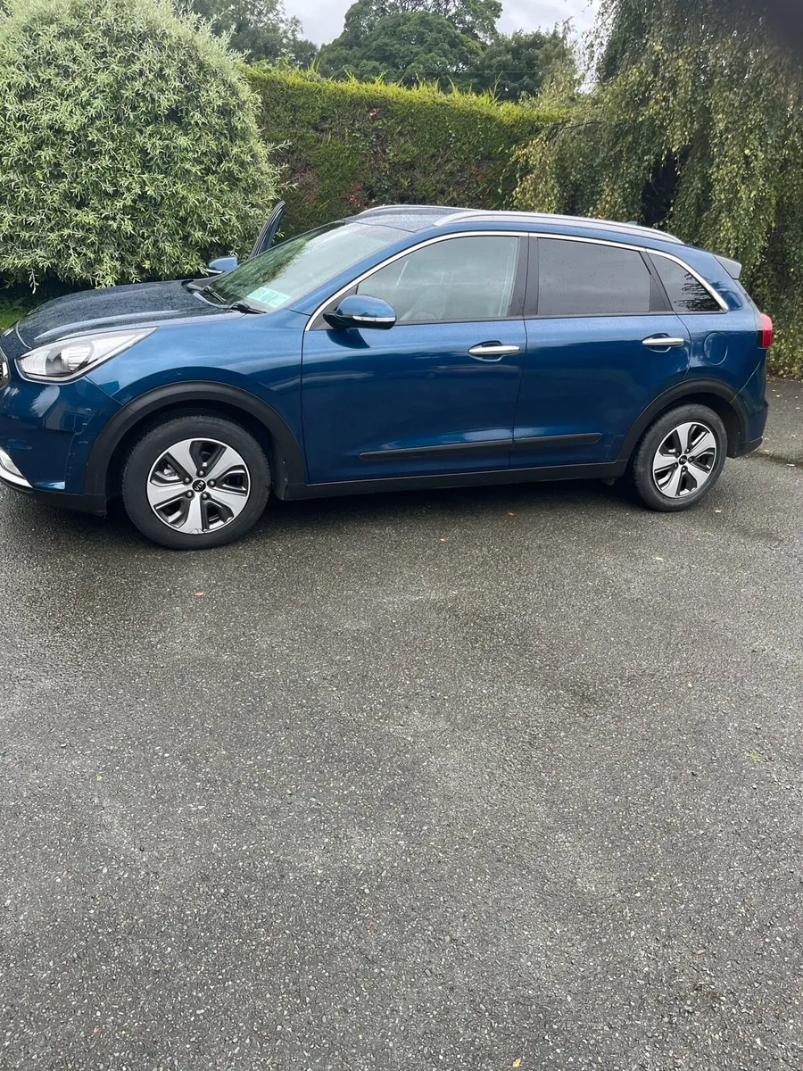 Car - Image 1