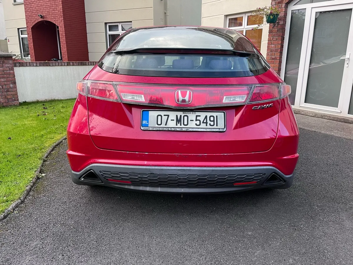 Honda civic 1.8 petrol - Image 2