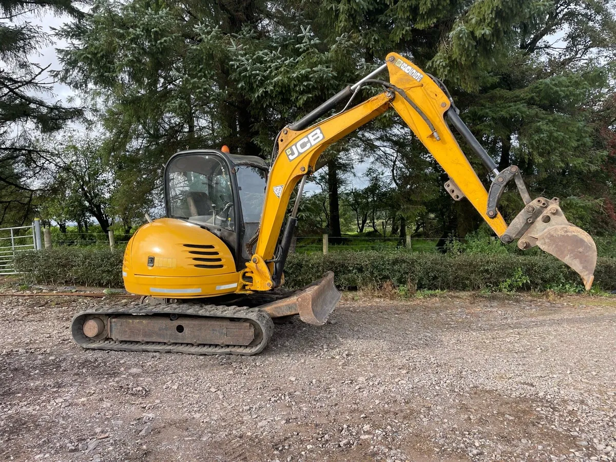 Jcb 8055 digger - Image 1