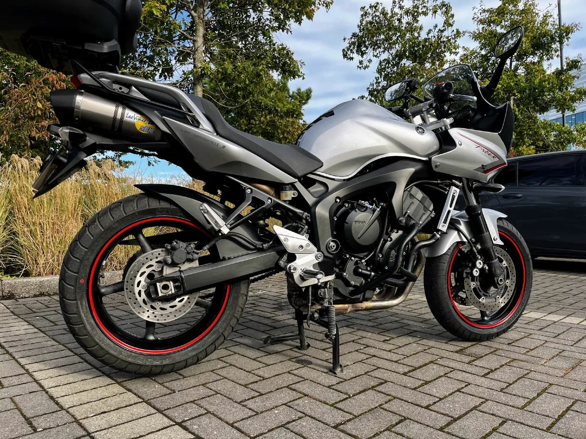 Yamaha Fazer, Top Shape, Low Miles & Insurance - Image 1