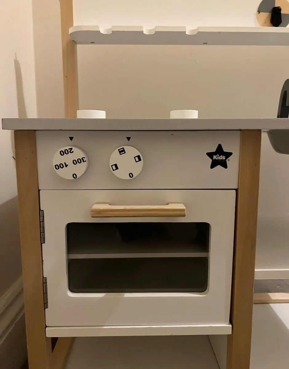 Kids Play Kitchen - Image 4