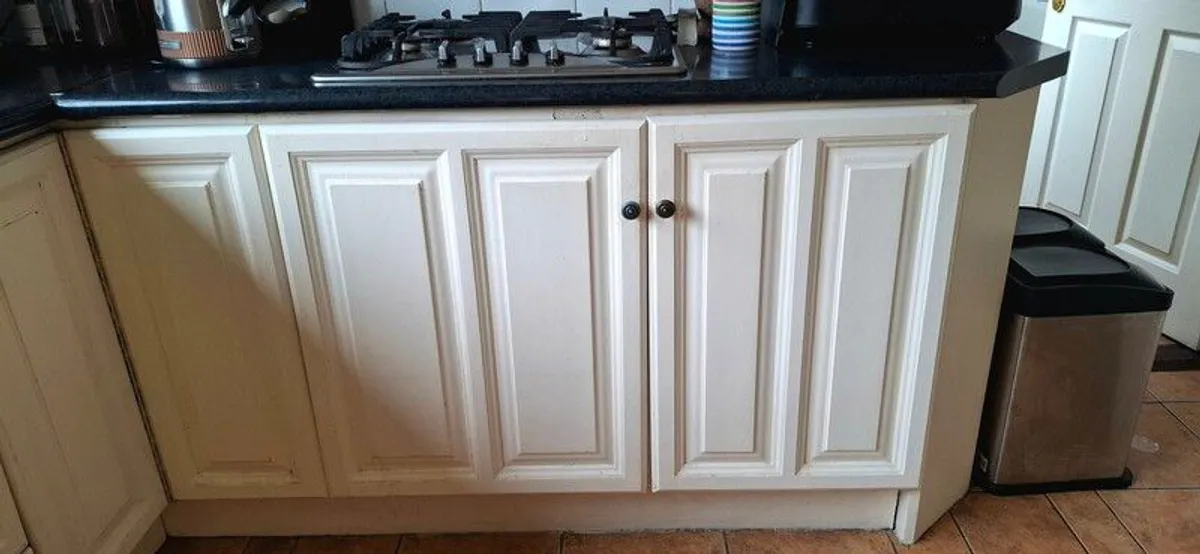 Wood kitchen - Image 1