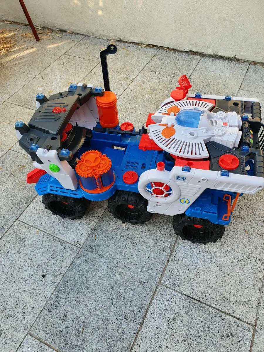 Imaginext  2-in-1 Supernova Battle Rover (2015) - Image 2