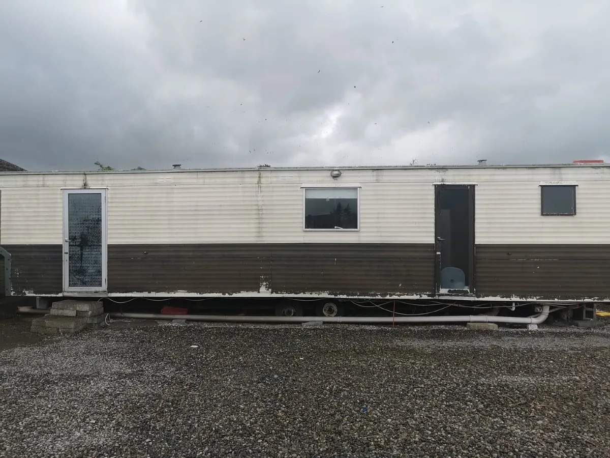 Mobile home / site office - Image 1