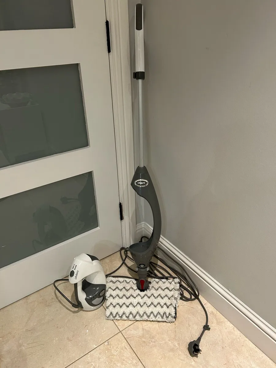 Shark floor and handheld steam cleaner - Image 4