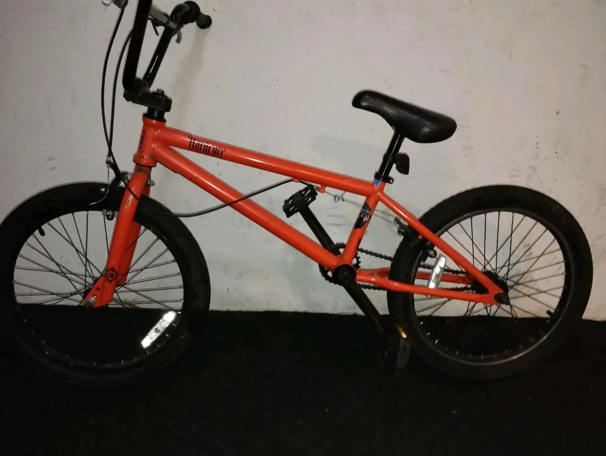 Boys 20inch BMX - Image 2