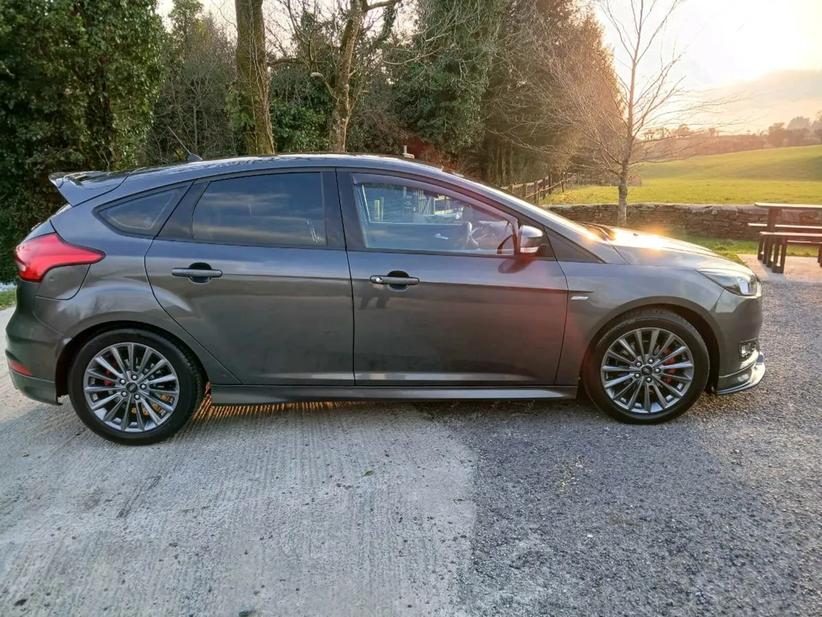 2017 FORD FOCUS ST LINE - Image 1