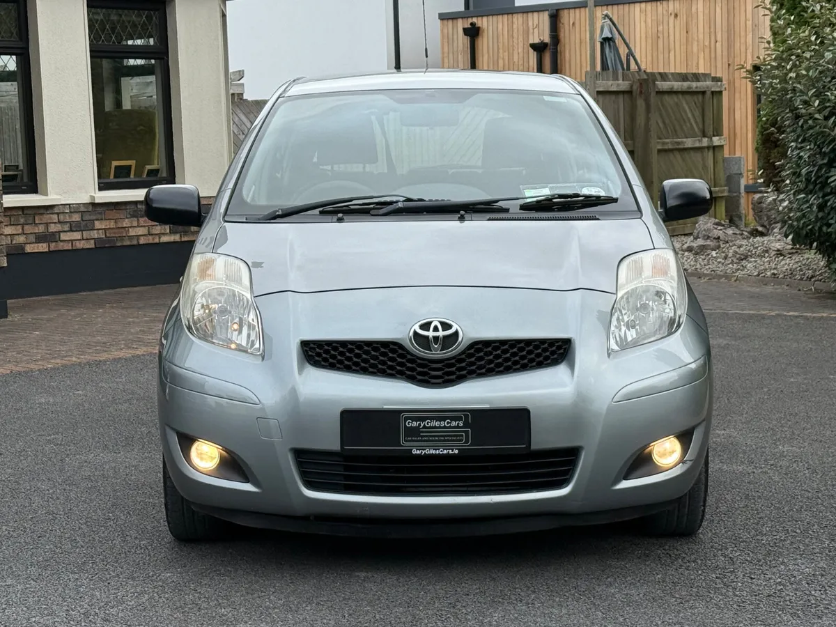 Excellent condition 11 Toyota Yaris! - Image 2