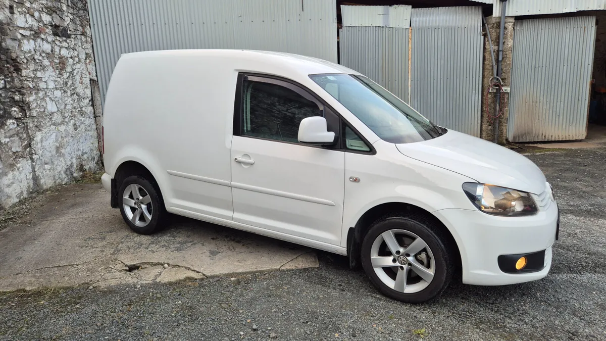 Volkswagen Caddy 1.6TDI Van 102HP Manual - Image 4