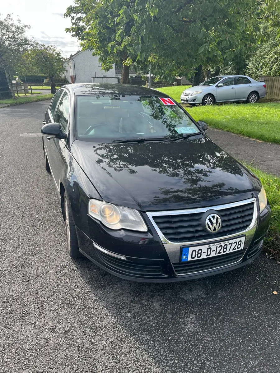 Volkswagen Passat AUTO - Image 1