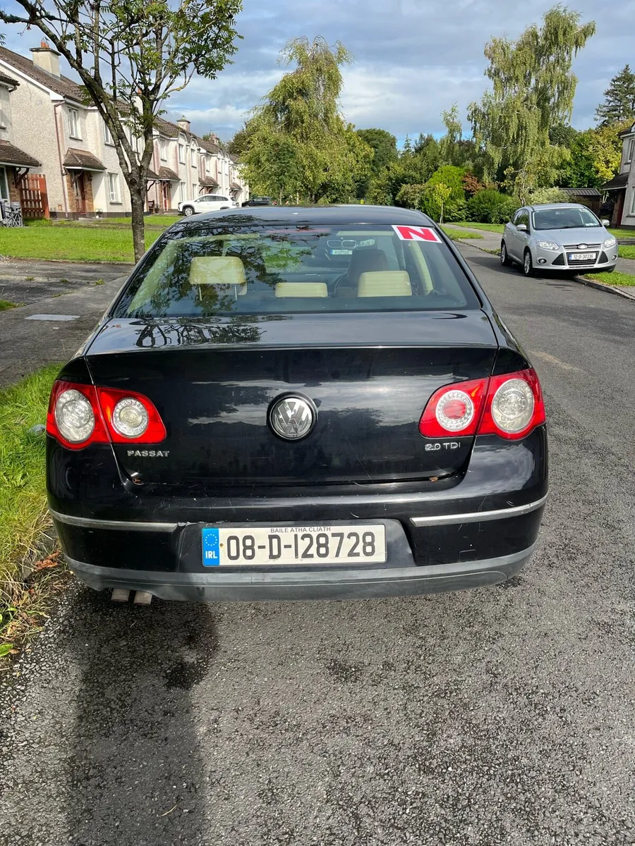 Volkswagen Passat AUTO - Image 2