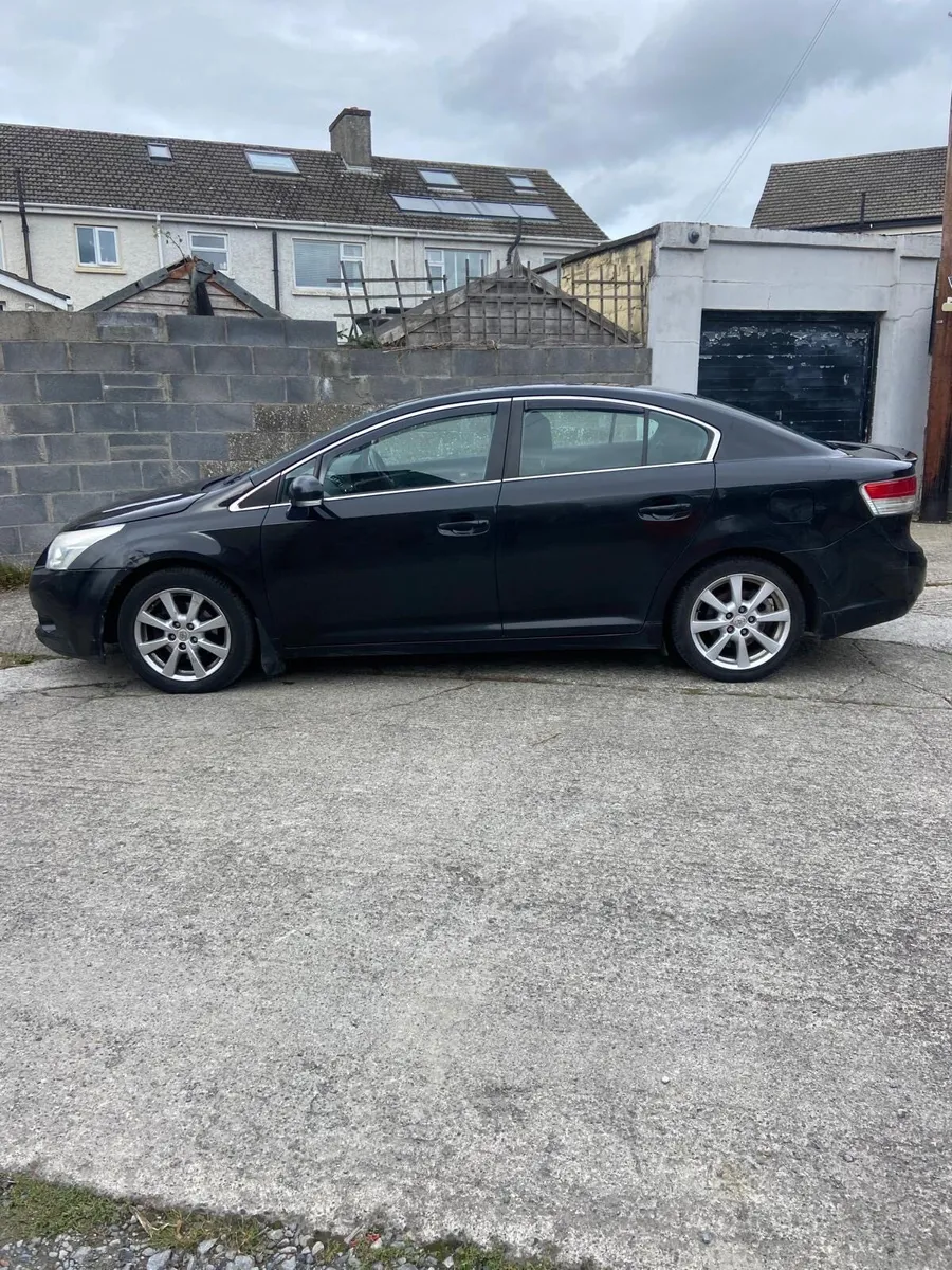 Toyota Avensis - Image 1