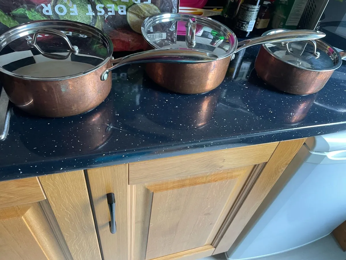 Set of Saucepans - Image 1