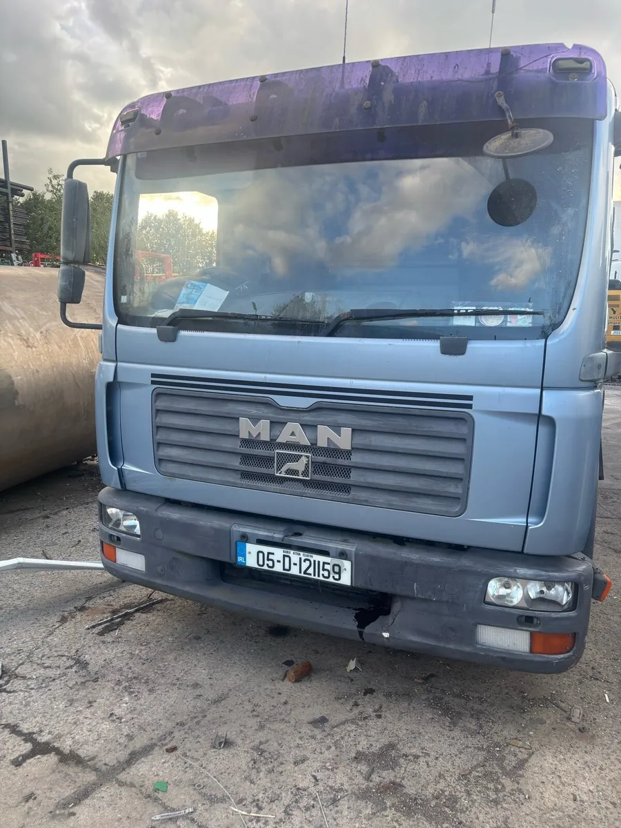 Man tipper truck - Image 1