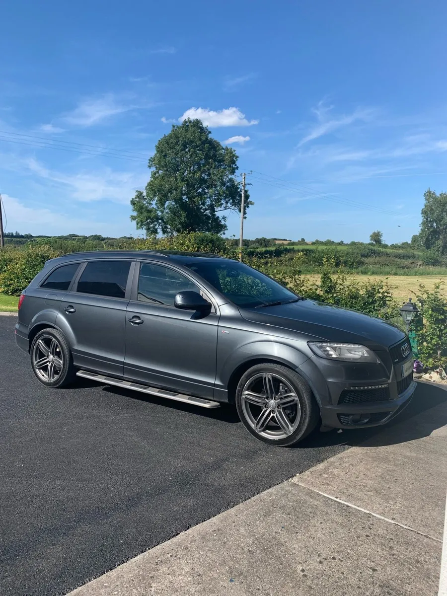 Audi Q7 - Image 1