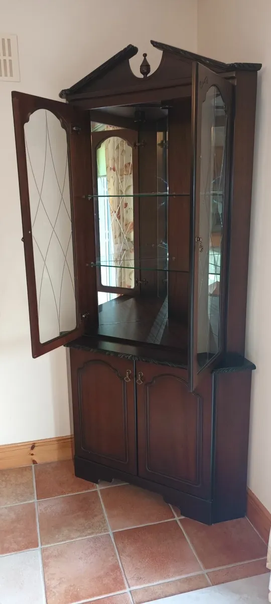 Four door Rossmore corner unit - Image 3