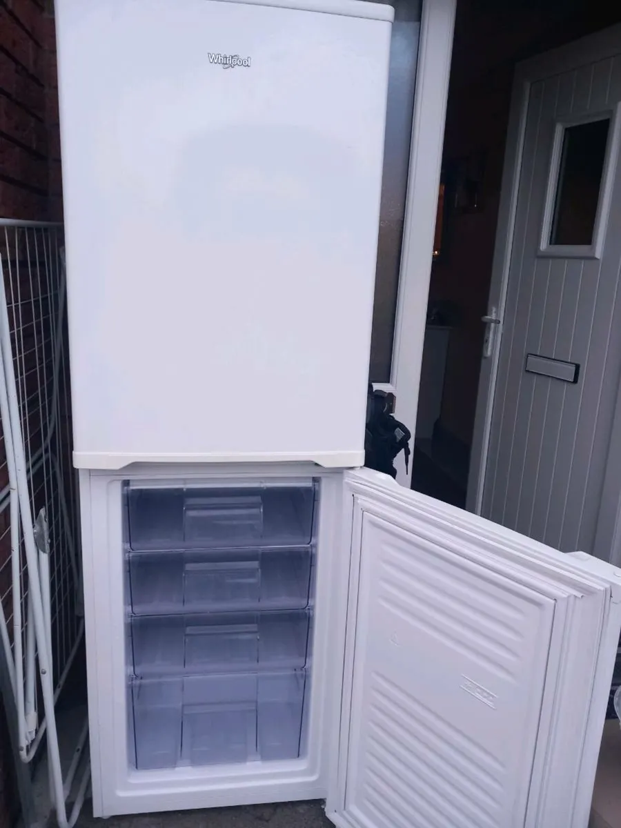 Whirlpool fridge/freezer - Image 4