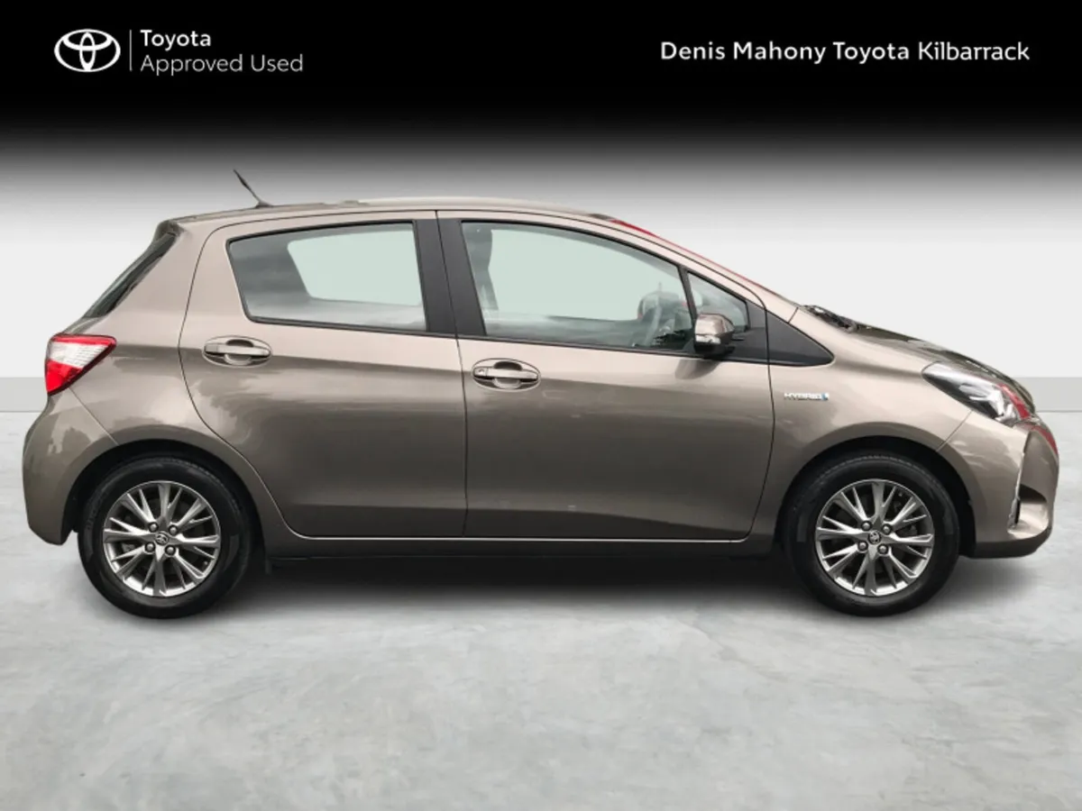 Toyota Yaris YARIS HYBRID 5DR LUNA - Image 3