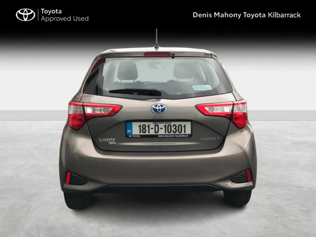 Toyota Yaris YARIS HYBRID 5DR LUNA - Image 4