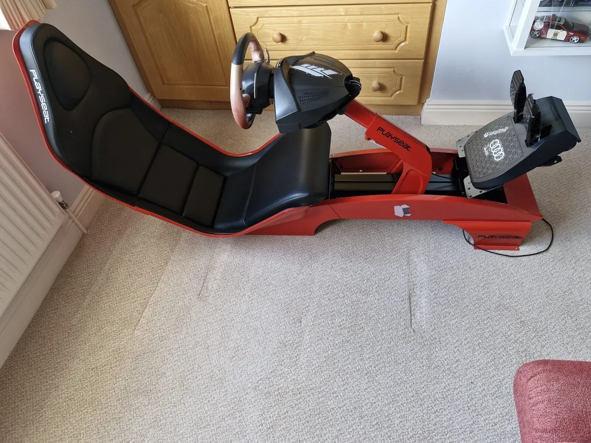 Playseat F1 Gaming Seat & Ferrari Thrustmaster - Image 1