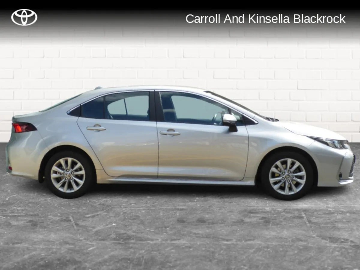 Toyota Corolla Hybrid Luna Saloon - Image 3