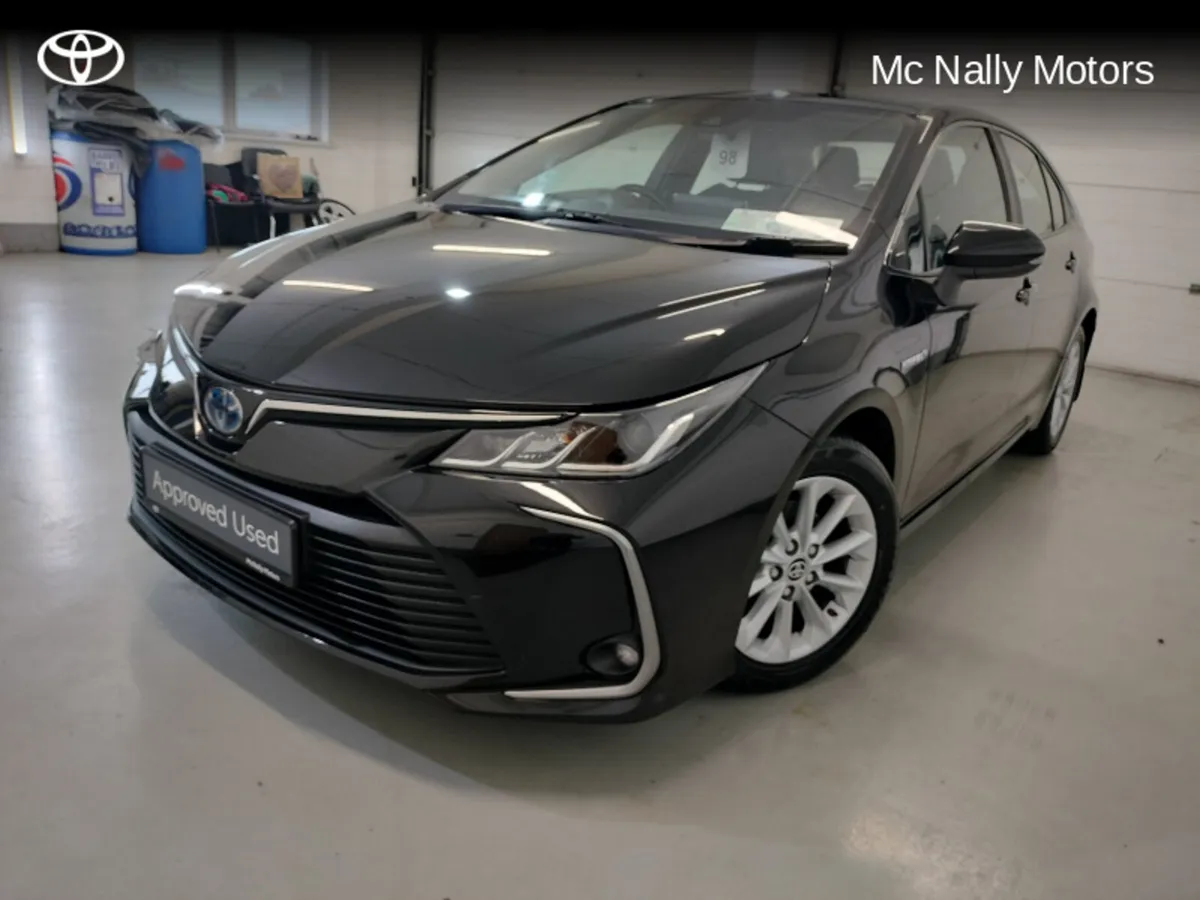 Toyota Corolla HYBRID LUNA SALOON - Image 3