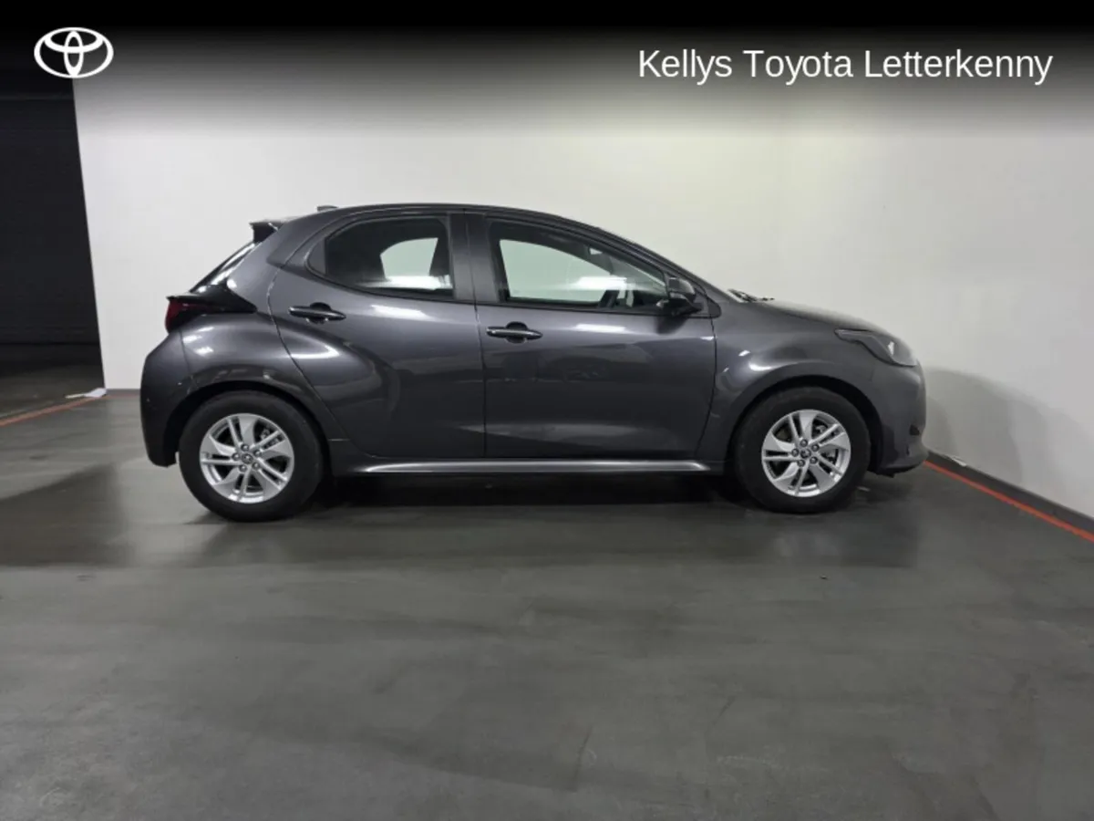 Toyota Yaris Yaris Hybrid 115 Luna#114 - GREAT SAV - Image 3