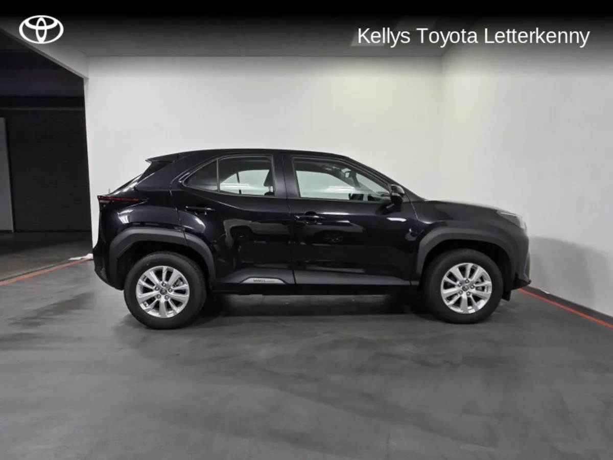 Toyota Yaris Cross YARIS CROSS LUNA #146 - GREAT S - Image 3