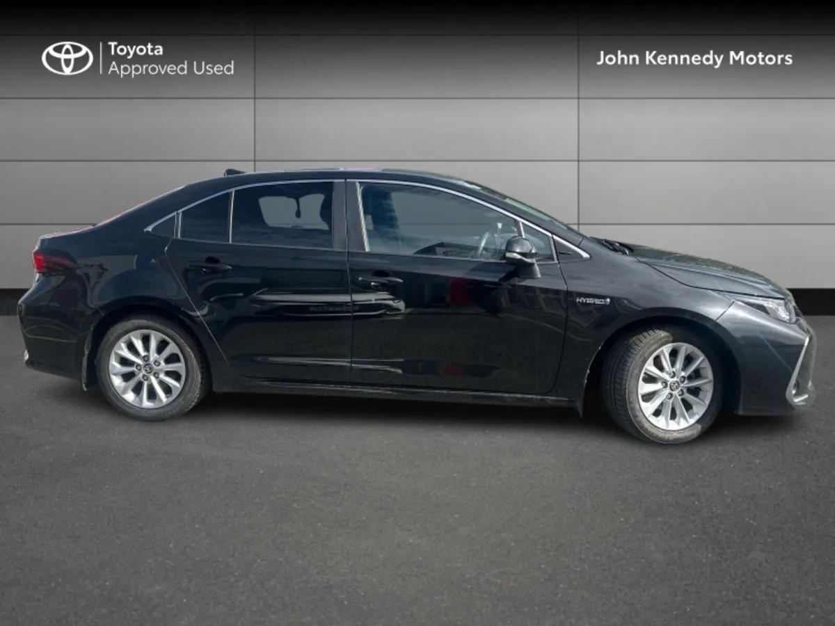Toyota Corolla LUNA SALOON - Image 3