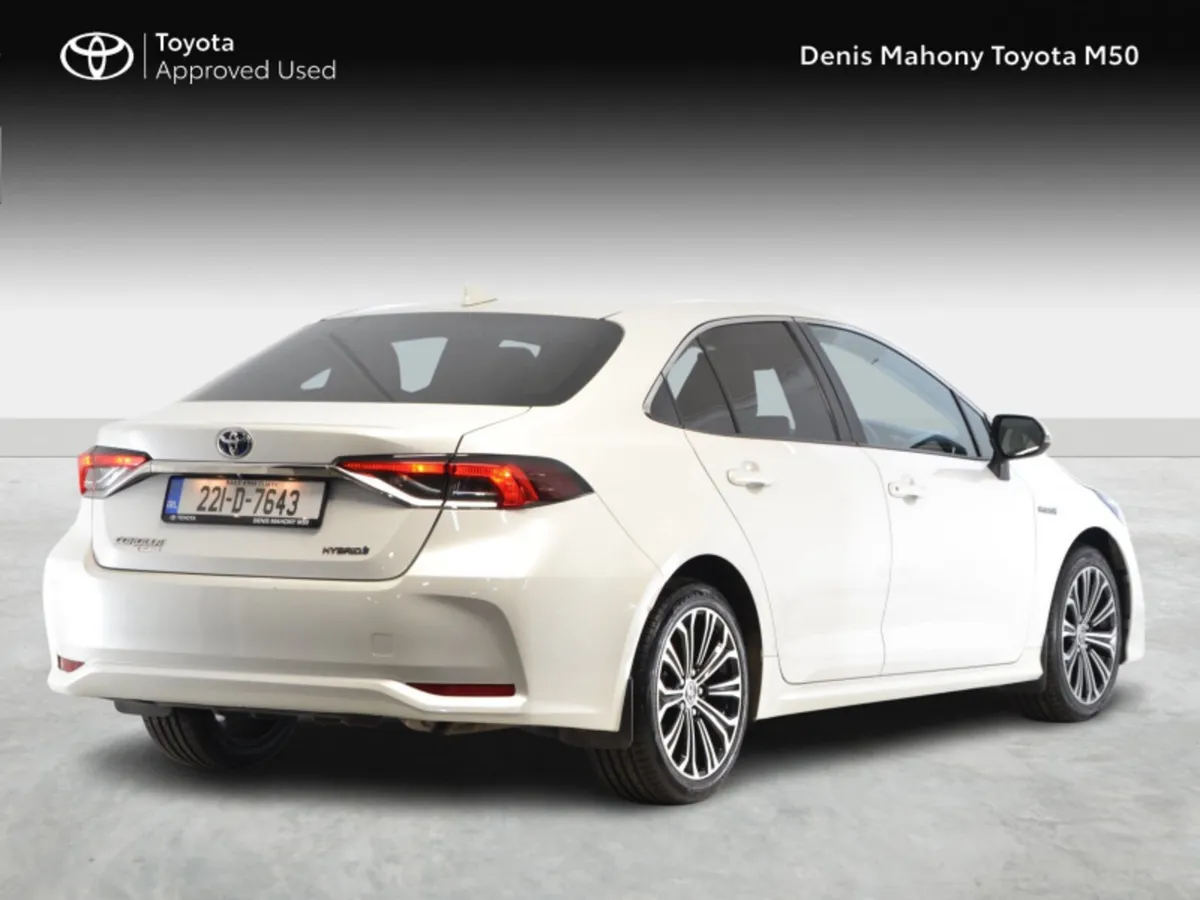 Toyota Corolla Hybrid Luna Sport Auto - Image 2