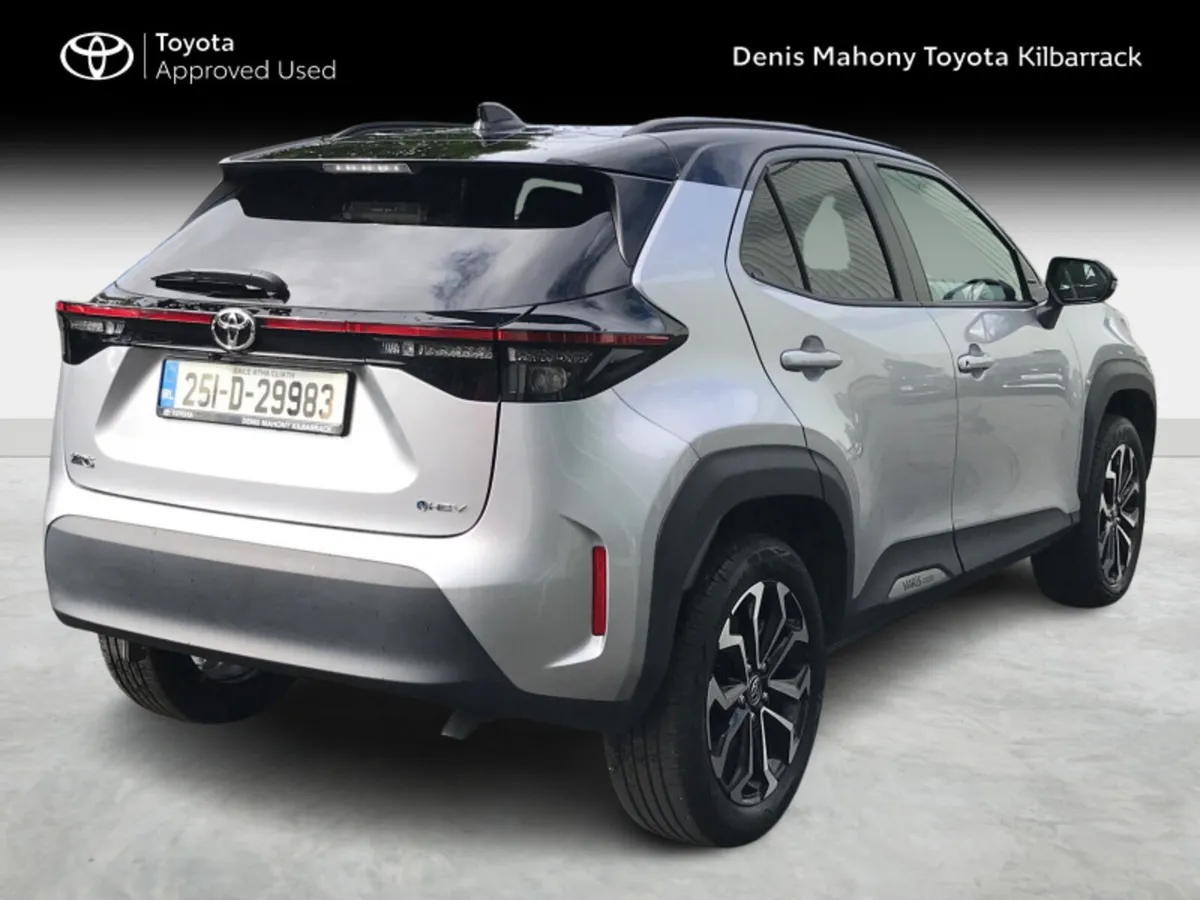 Toyota Yaris Cross CROSS LUNA SPORT - Image 2