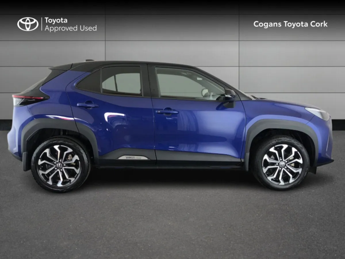 Toyota Yaris Cross YARIS CROSS LUNA SPORT - Image 3