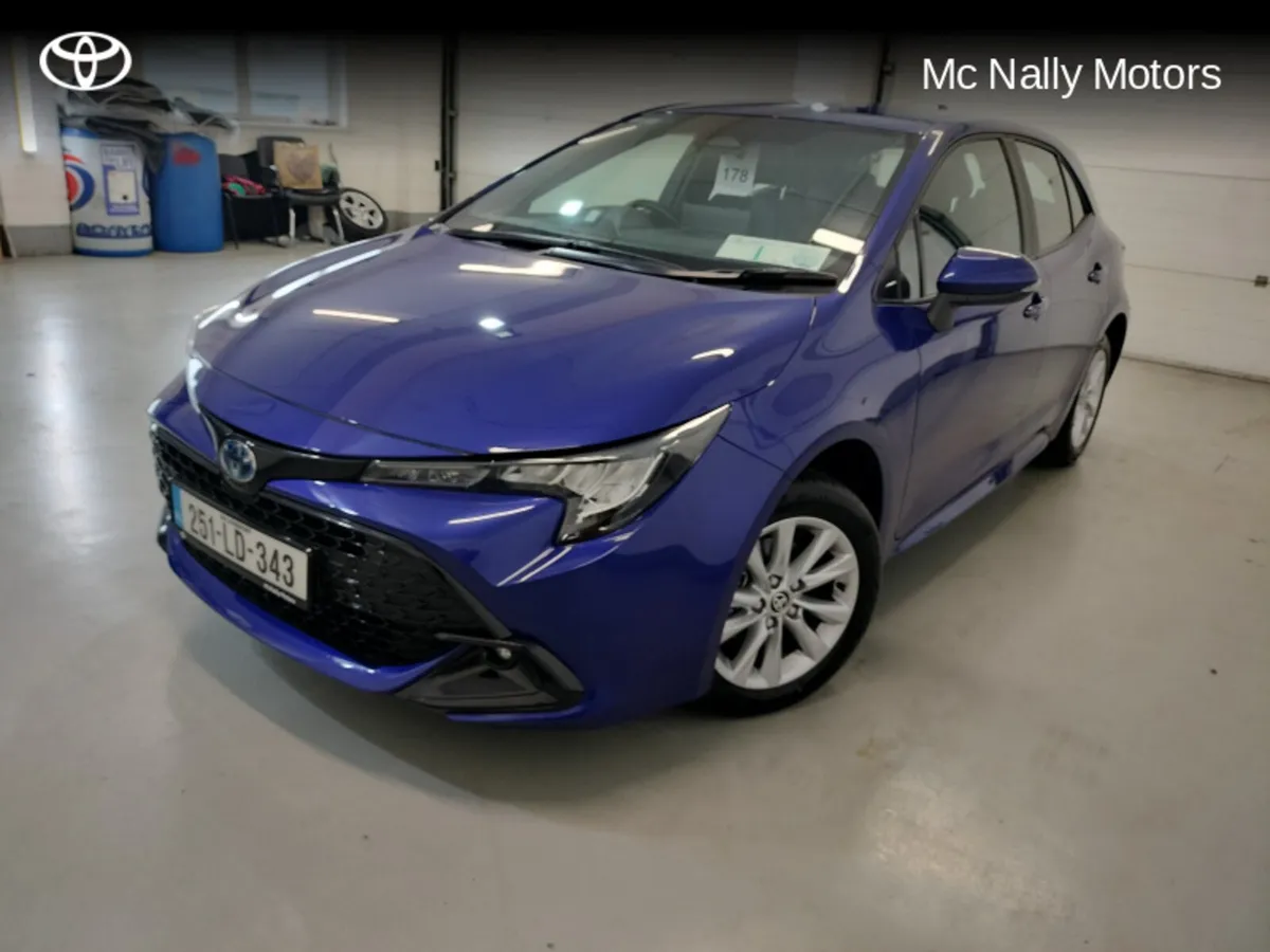 Toyota Corolla HYBRID LUNA H/B 3 FREE SERVICES - Image 3