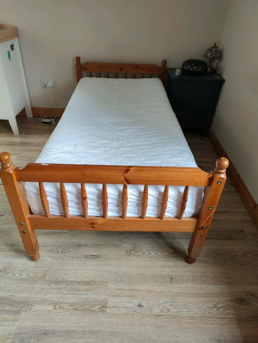 Single bed and mattress - Image 1
