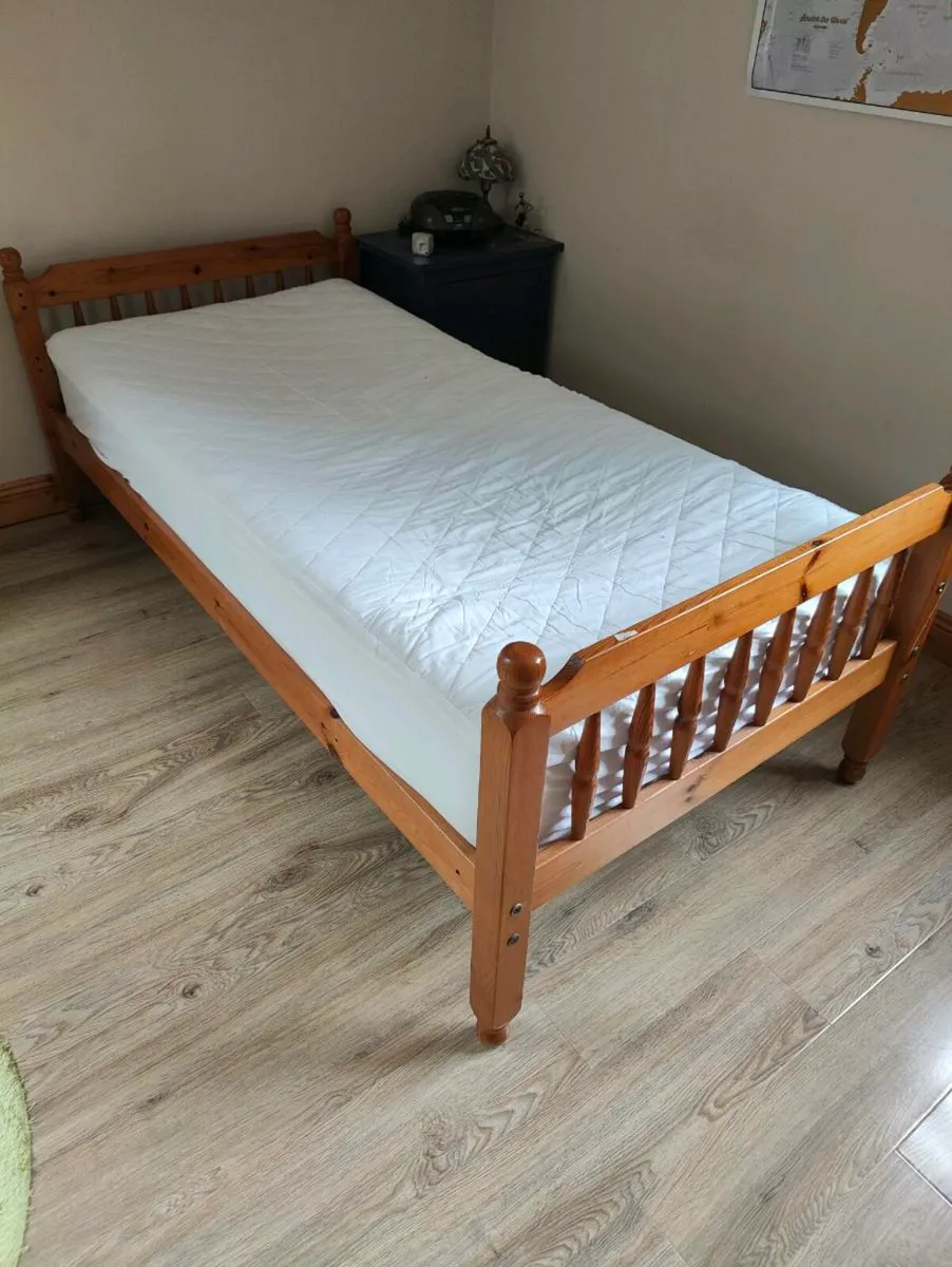 Single bed and mattress - Image 3