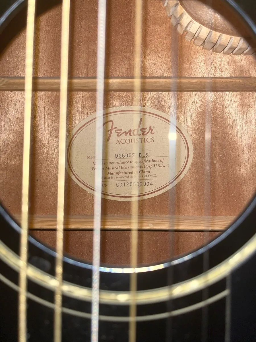 Fender DG-60CE BLK Acoustic-Electric Guitar - Image 2