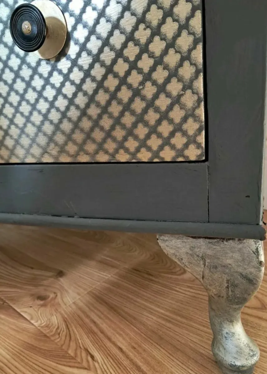 Dressing table - Image 1
