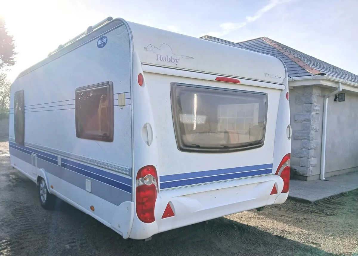 Hobby caravan island fixed bed - Image 2