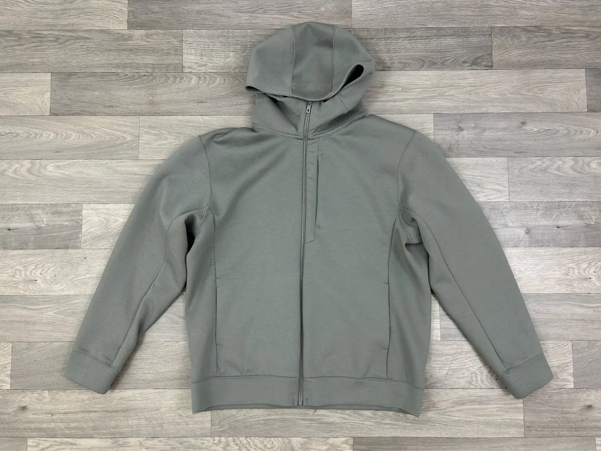Uniqlo Full Zip Softshell Hoodie Jacket Medium - Image 1