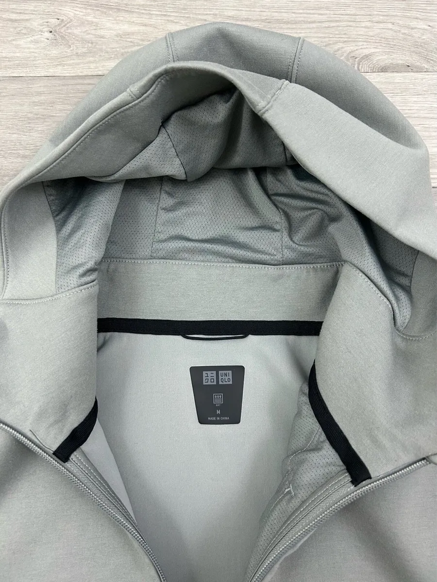 Uniqlo Full Zip Softshell Hoodie Jacket Medium - Image 3